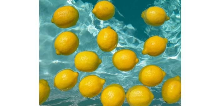 Вода з лимоном: міф чи корисна звичка?