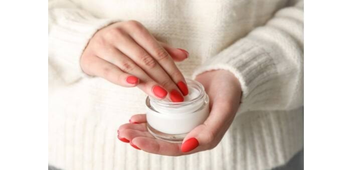 Зимова косметичка:  8 засобів, що врятують шкіру від сухості і холоду