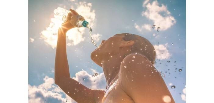 Термальна вода та спреї для обличчя: як та для чого використовувати?