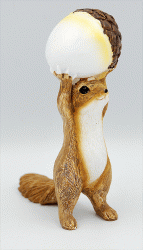 Декоративна фігурка Білка з горіхом 9.5 х5 х11 см, 1 шт