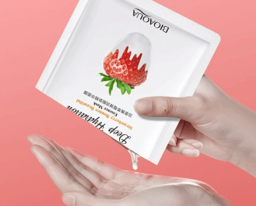 Маска для лица BIOAQUA тканевая тонизирующая витаминная с экстрактом клубники 30 г фото 1