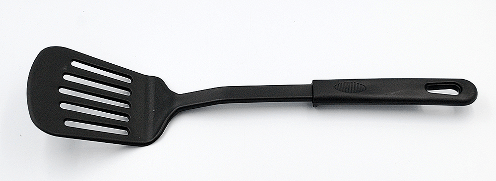 Лопатка кухонная с прорезями пластиковая, арт. PRC72957, 1шт