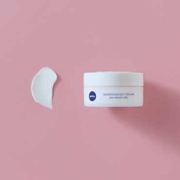 Крем для обличчя Nivea денний живильний SPF30 для сухої шкіри 50 мл фото 4