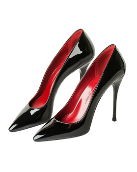 Вона їде в Париж